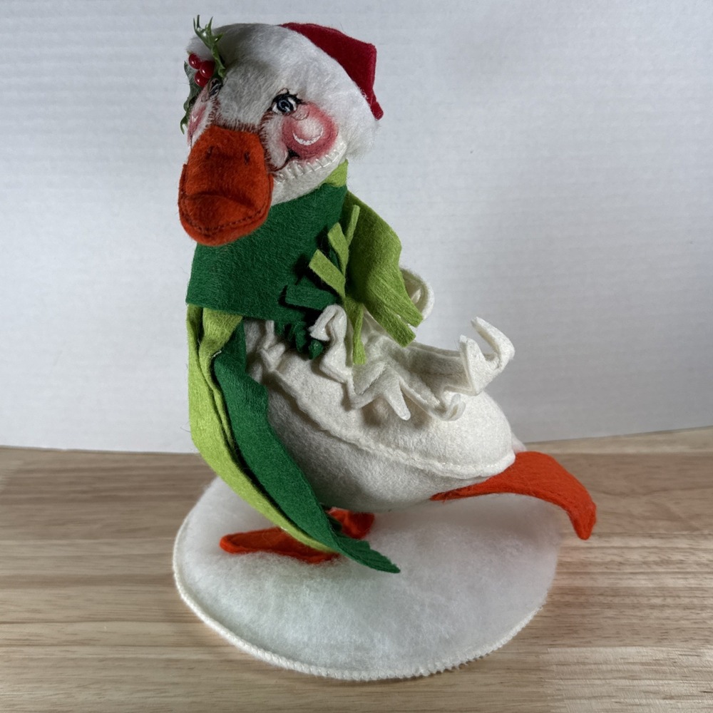 Vintage 1986 Christmas Annalee Mobilitee USA Duck Walking In The Snow Plush Doll